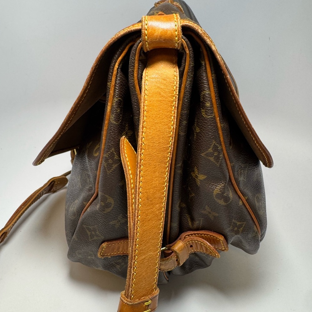 SOLD Louis Vuitton Saumur 35 Monogram Crossbody / Shoulder Bag - Picture 11 of 16